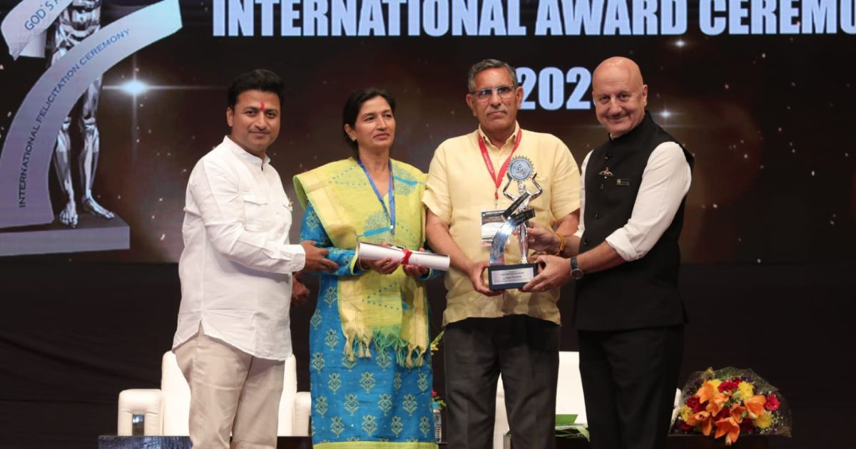 Narayan Seva Sansthan's Award Ceremony; Anupam Kher felicitated 55 inspirational personalities